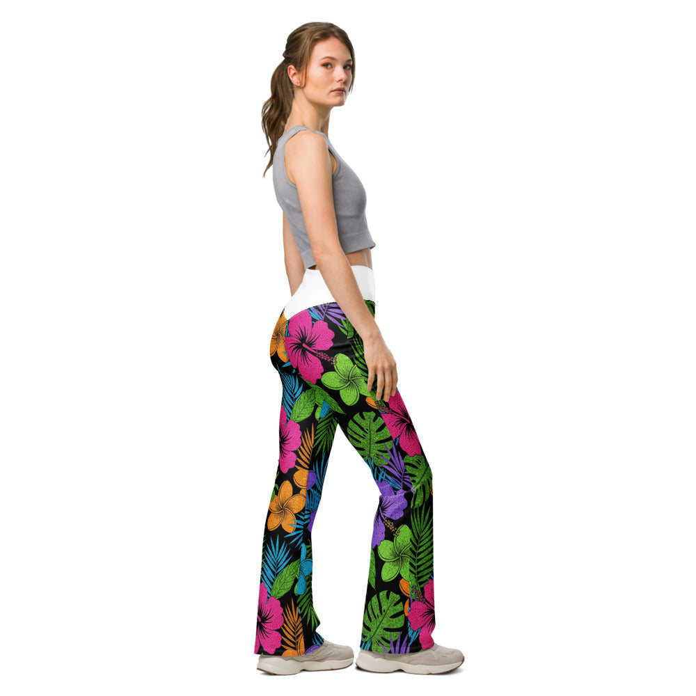Flare leggings right view | GearBunch