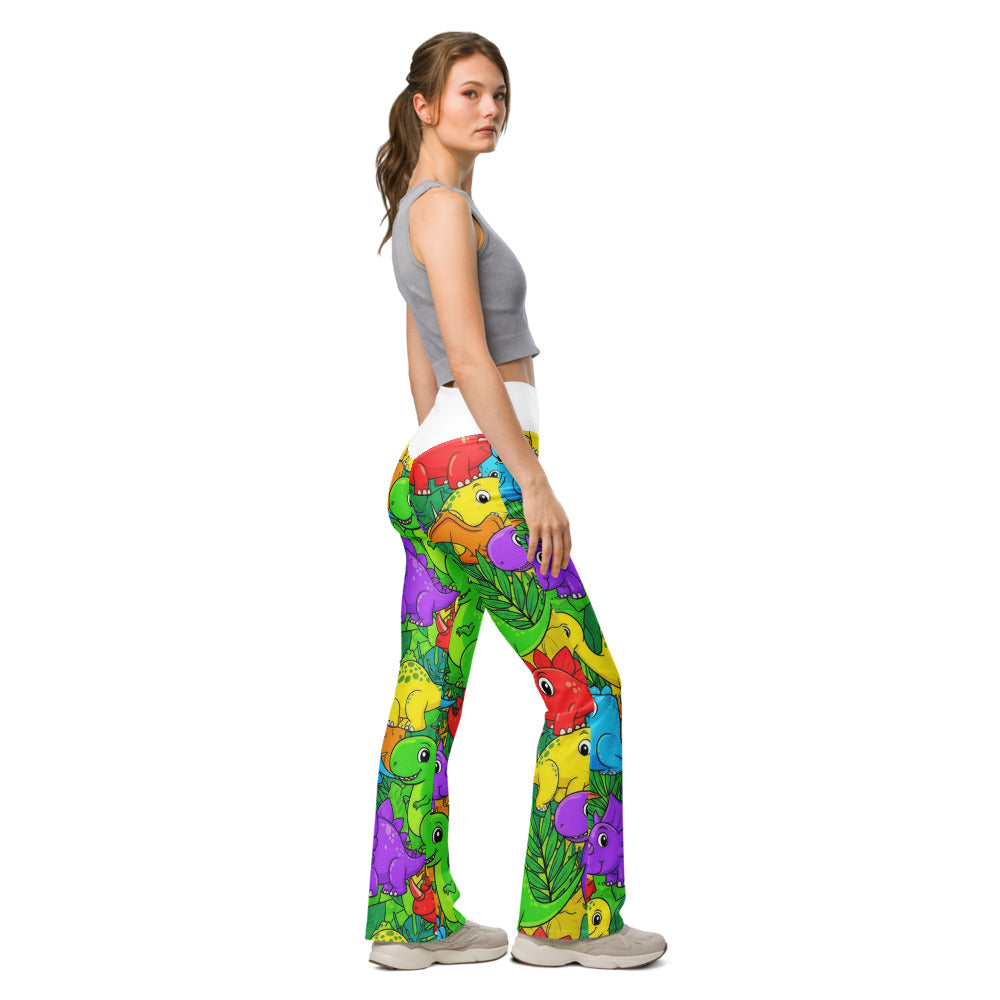 Flare leggings right view | GearBunch