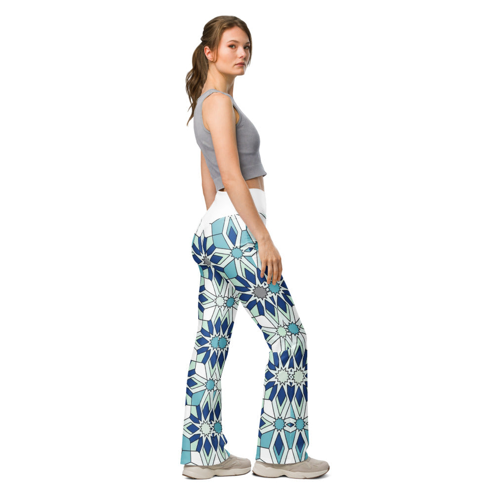 Flare leggings right view | GearBunch