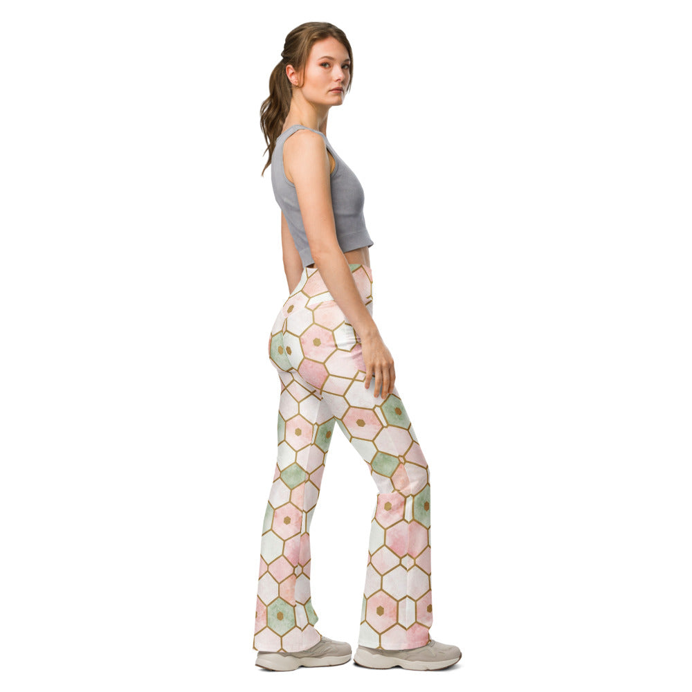 Flare leggings right view | GearBunch