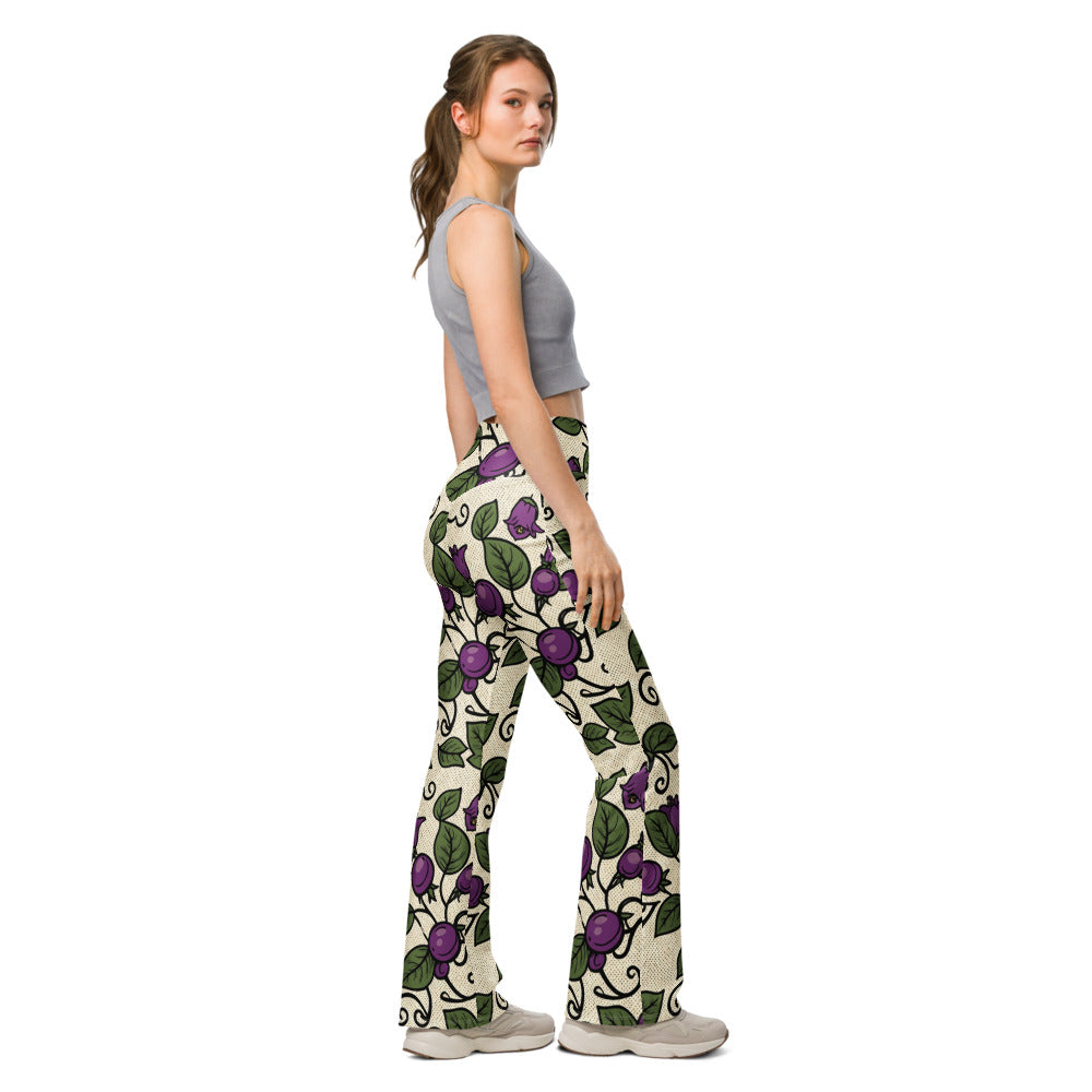 Flare leggings right view | GearBunch