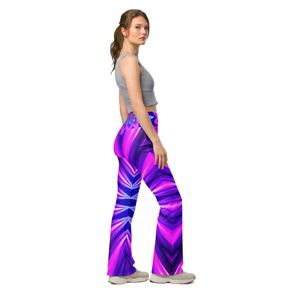 Flare leggings right view | GearBunch