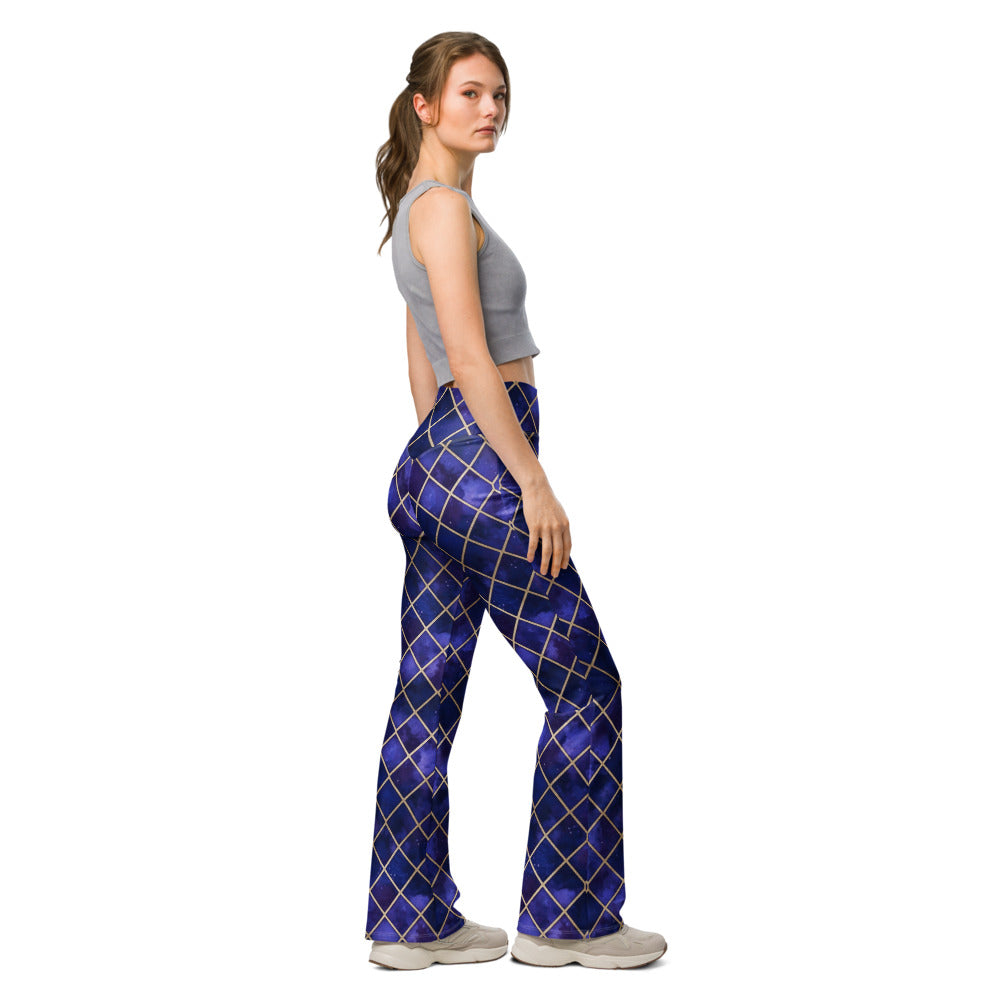 Flare leggings right view | GearBunch