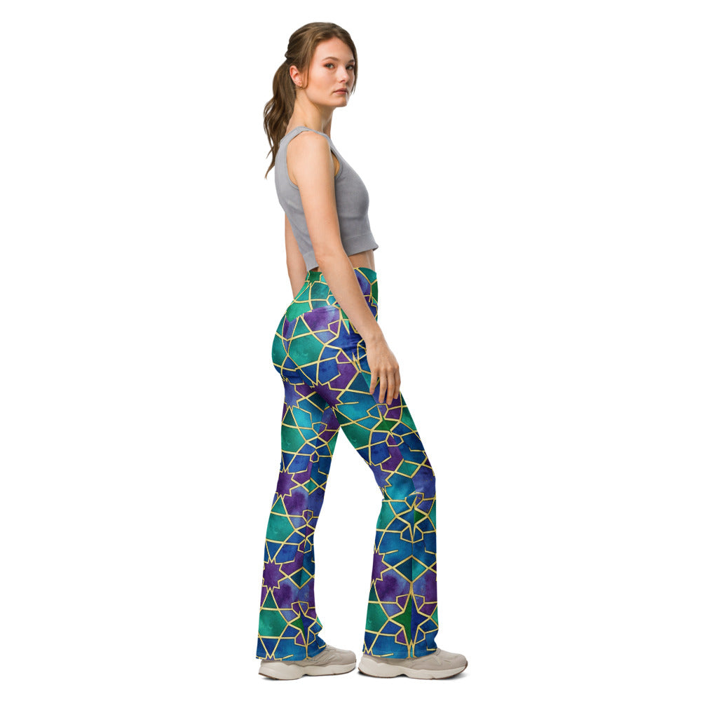 Flare leggings right view | GearBunch