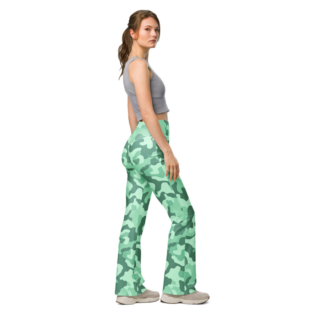 Flare leggings right view | GearBunch