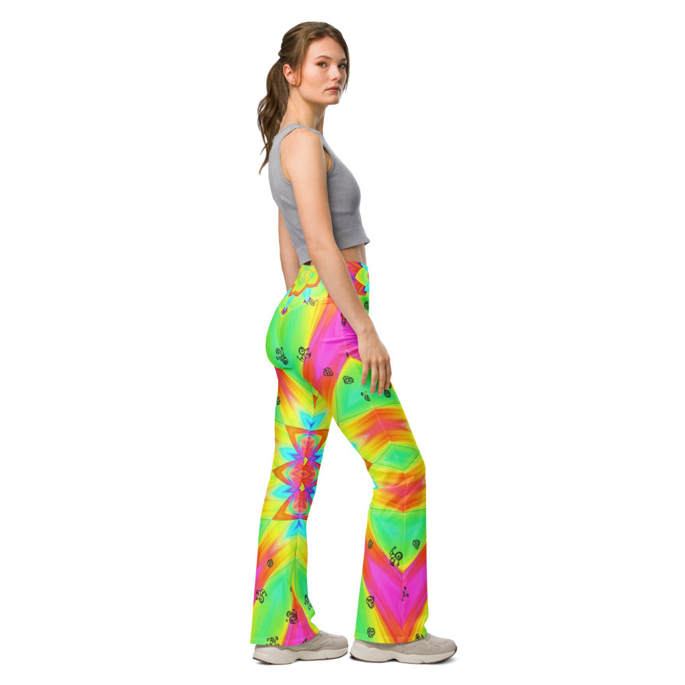 Flare leggings right view | GearBunch