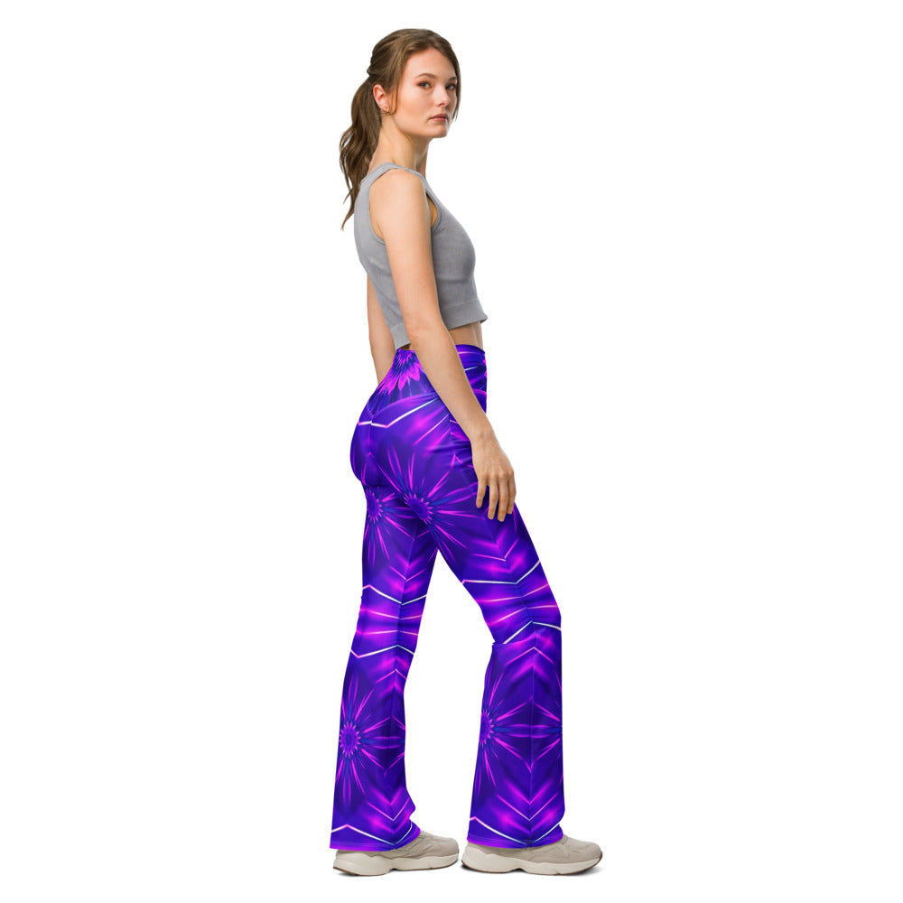 Flare leggings right view | GearBunch