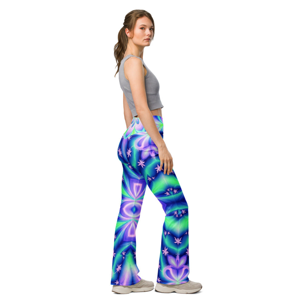 Flare leggings right view | GearBunch