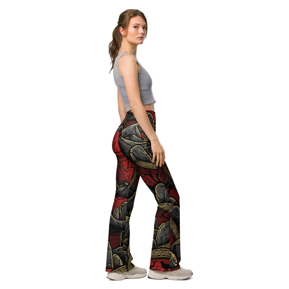 Flare leggings right view | GearBunch