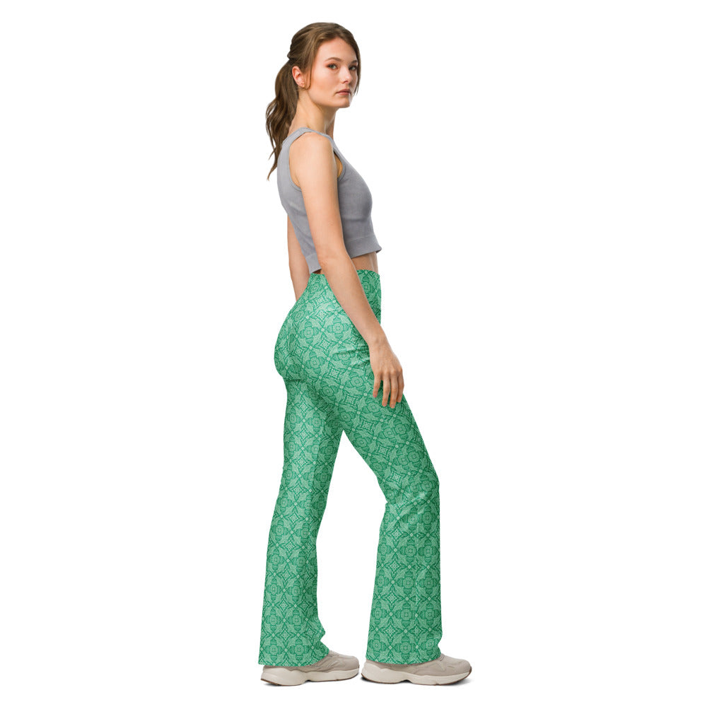 Solid leggings right view | GearBunch