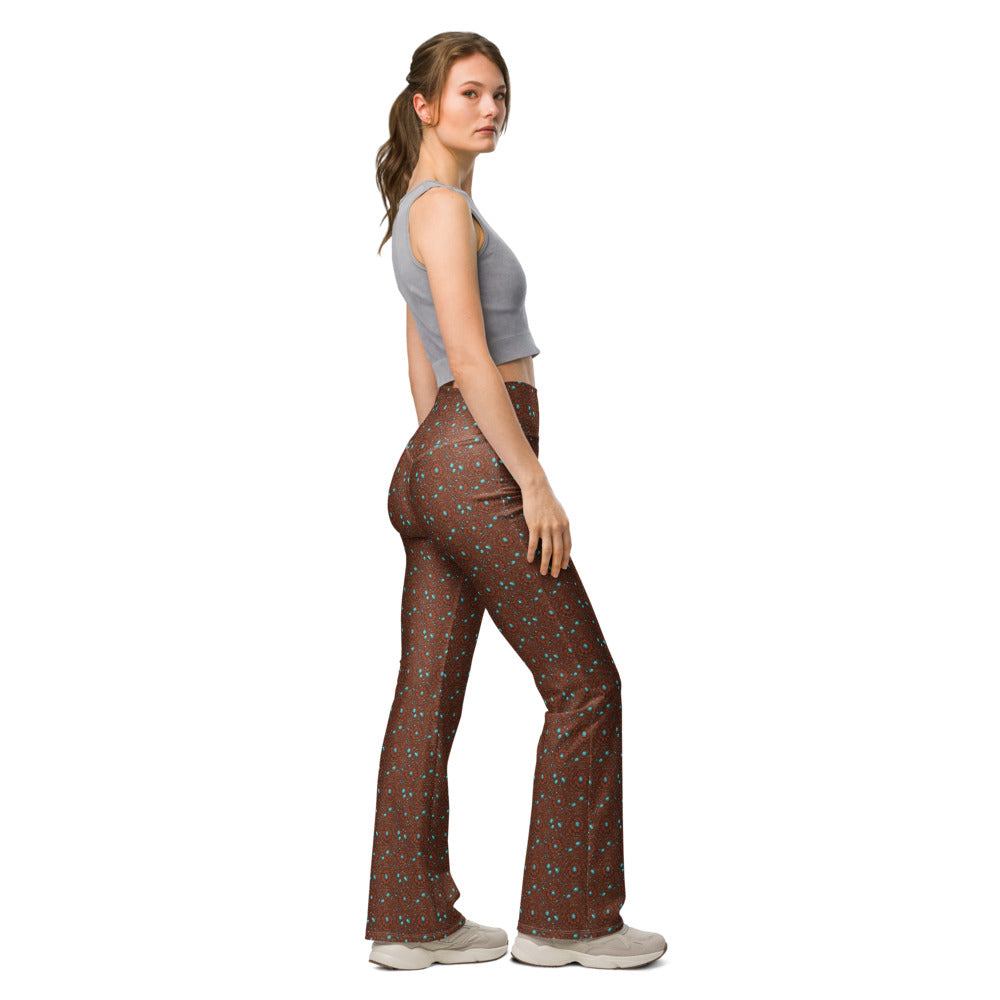 Solid leggings right view | GearBunch