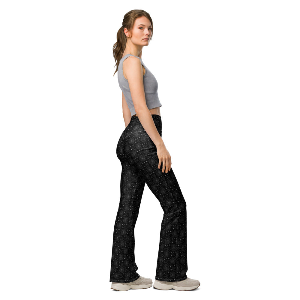 Solid leggings right view | GearBunch