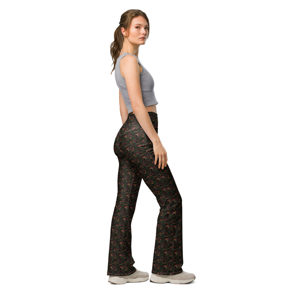 Solid leggings right view | GearBunch