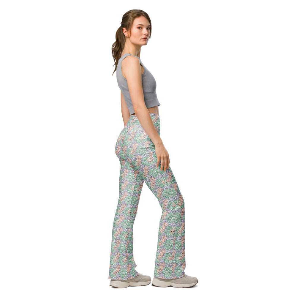 Solid leggings right view | GearBunch
