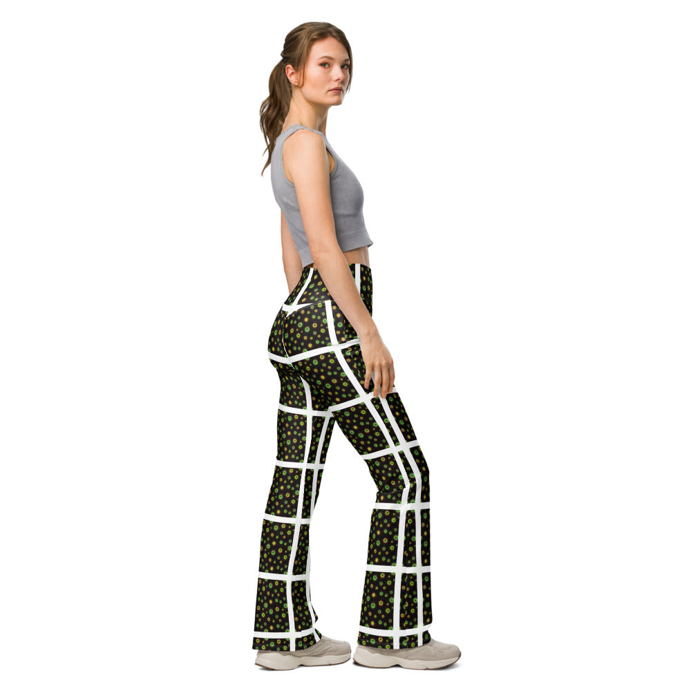 Solid leggings right view | GearBunch