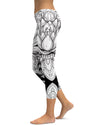 B&W Lotus Capris - GearBunch Leggings / Yoga Pants