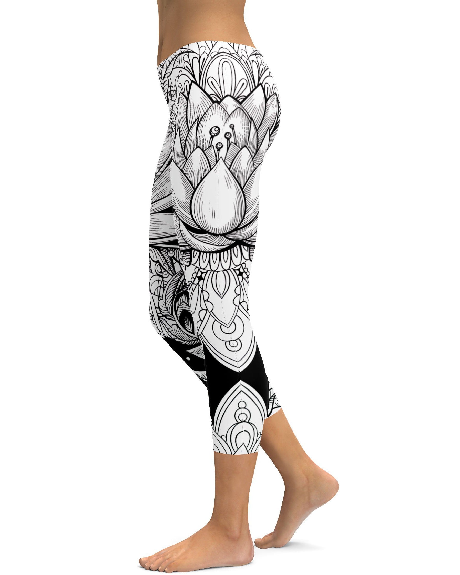 B&W Lotus Capris - GearBunch Leggings / Yoga Pants