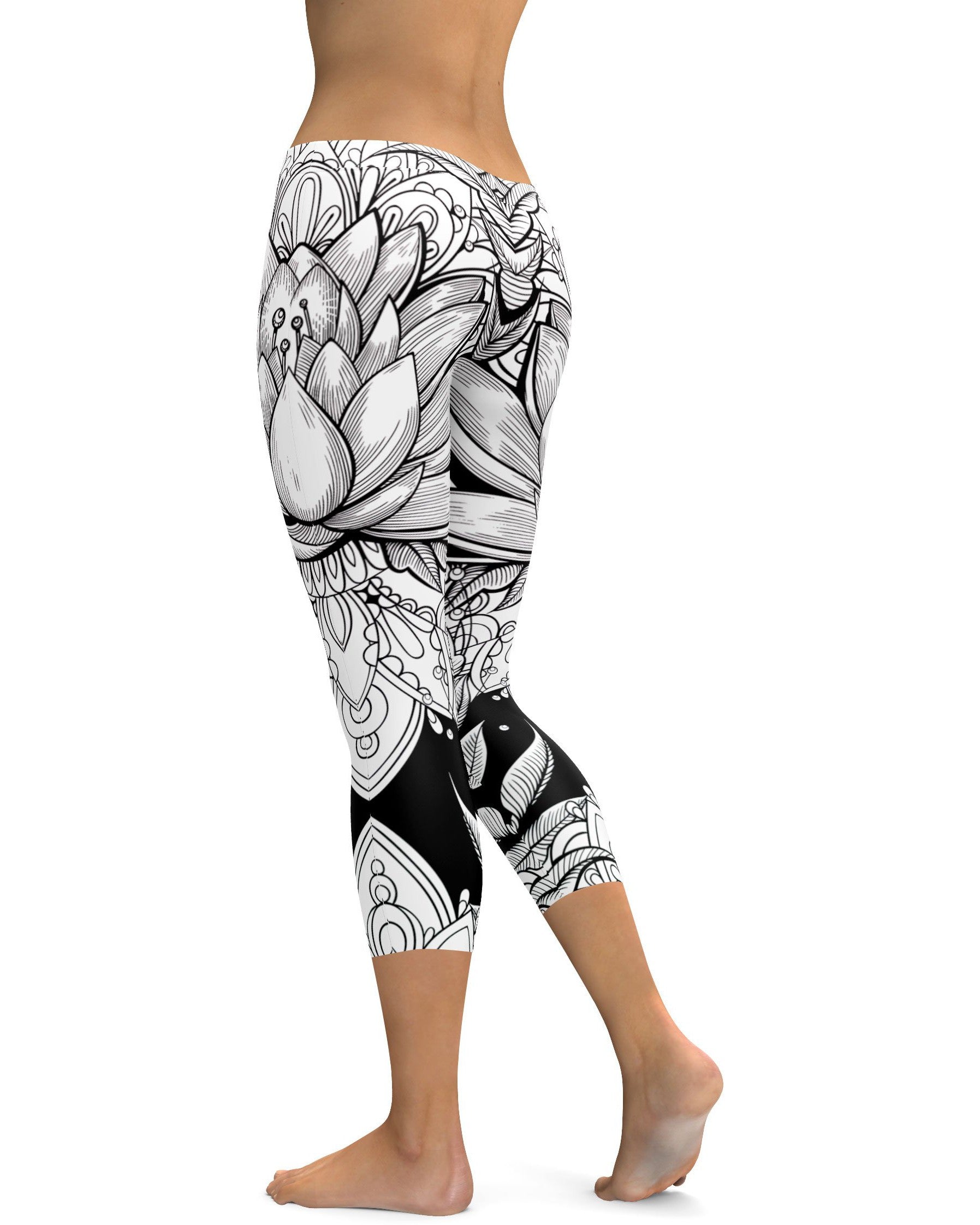 B&W Lotus Capris - GearBunch Leggings / Yoga Pants