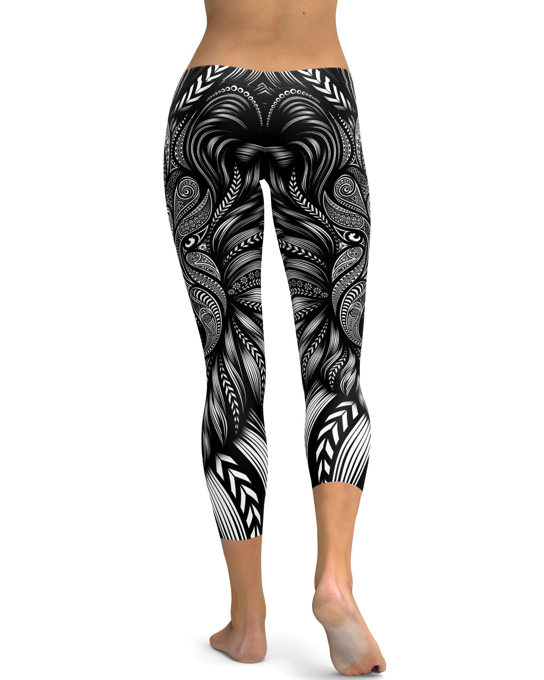 B&W Wolf Capris - GearBunch Leggings / Yoga Pants