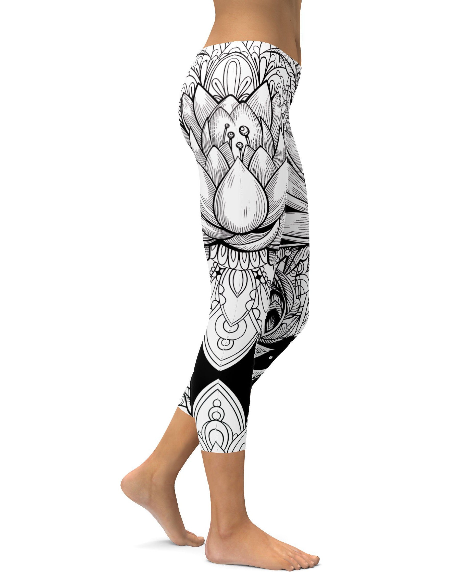 B&W Lotus Capris - GearBunch Leggings / Yoga Pants