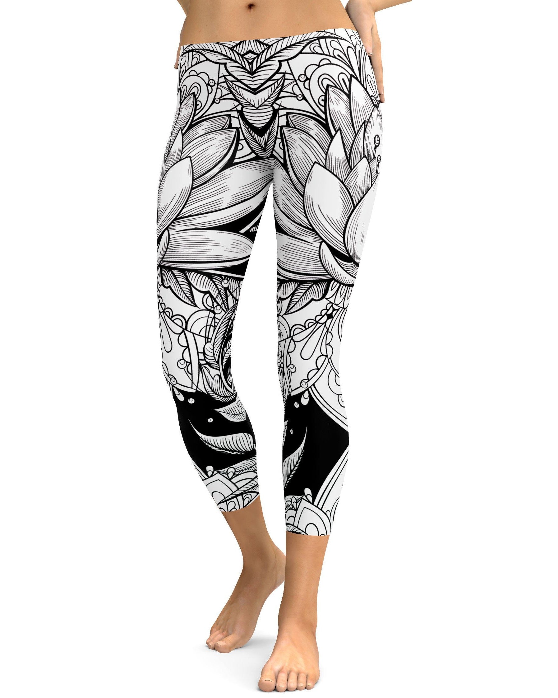 B&W Lotus Capris - GearBunch Leggings / Yoga Pants