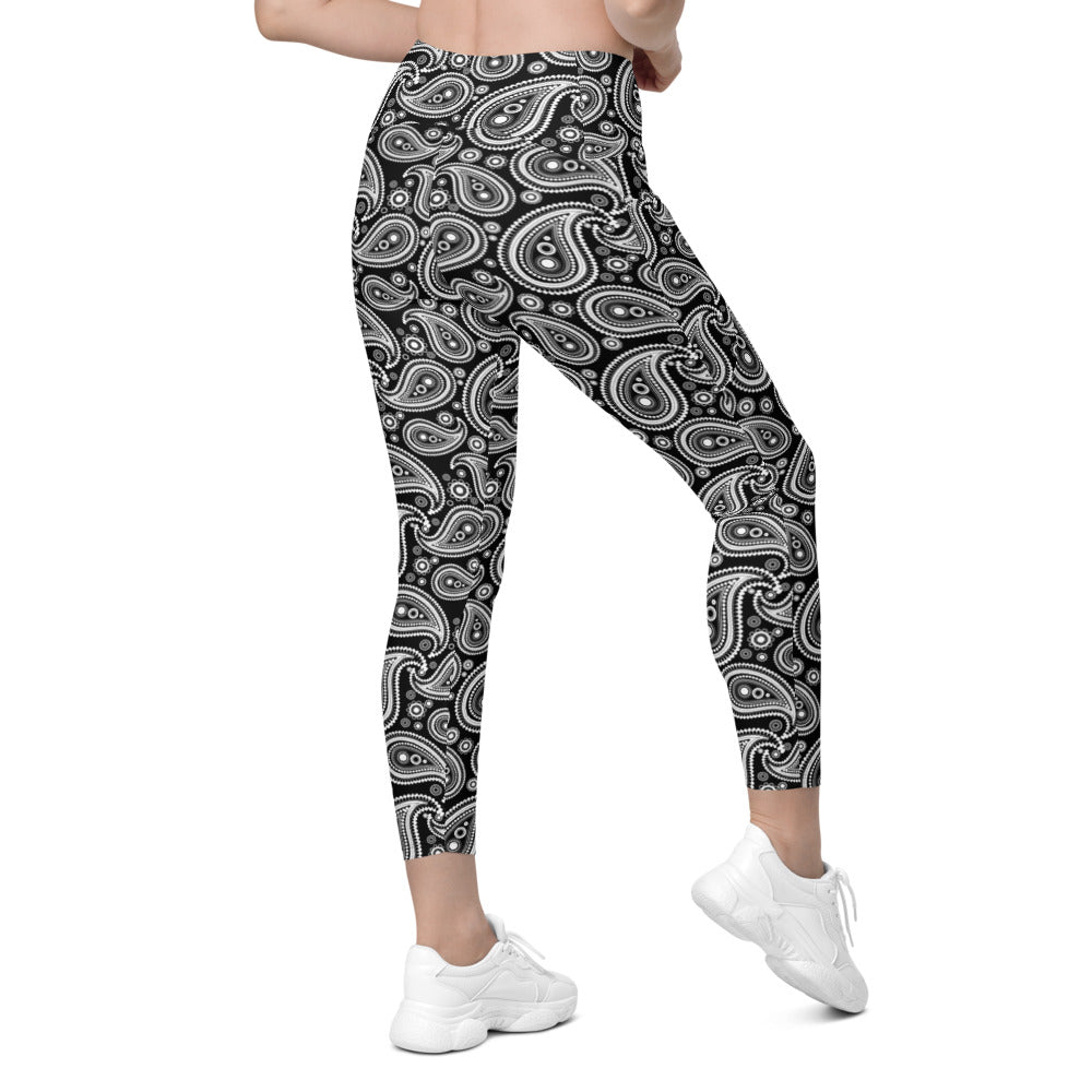 Womens Workout Black & White Paisley Leggings with Pockets | Gearbunch